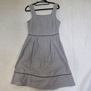 Lands End Seer Sucker sleeveless dress size 4